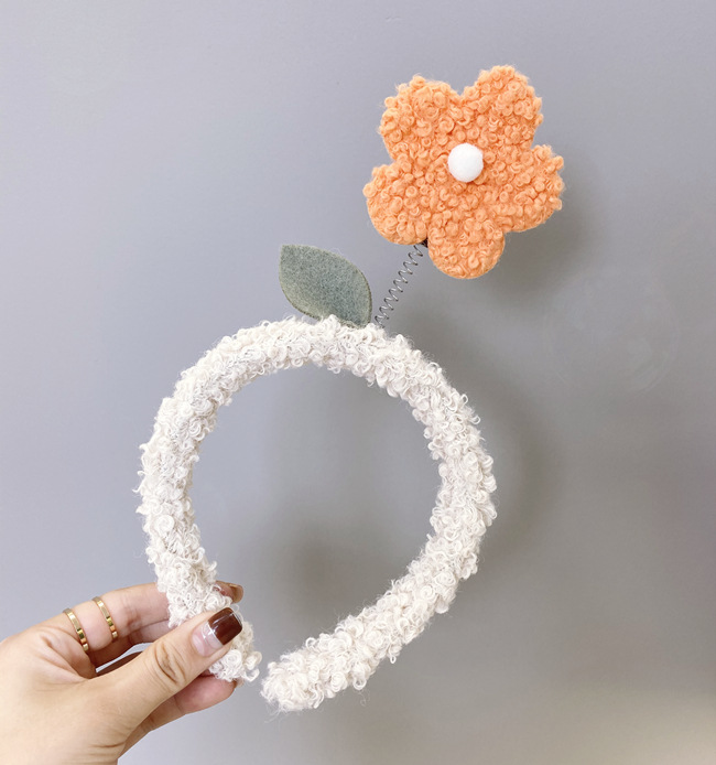 Cartoon Cute Flower Headband Korean Fashion Lamb Plush Wash Cloth Wide-brimmed Headband Hair Bundle Wild Hair Accessories Wholesale Nihaojewelry display picture 6