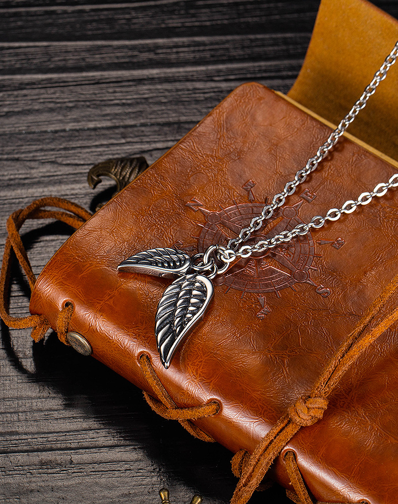 Hot Sale Men's Feather Necklace Hip-hop Trend Titanium Steel Angel Wings Necklace Wholesale display picture 3