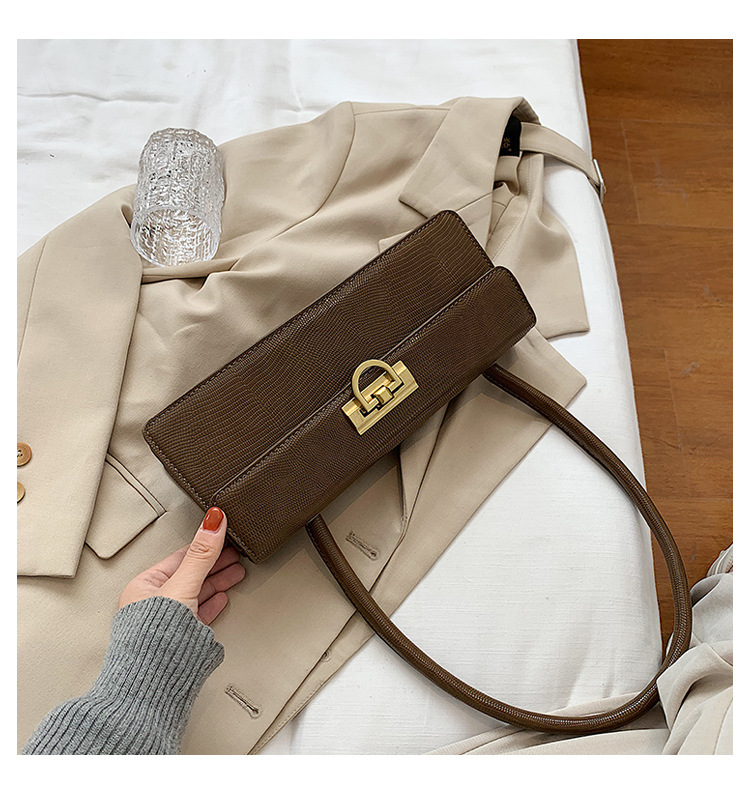 Autumn New Simple One Shoulder Underarm Retro Lizard Pattern Baguette Handbag display picture 5