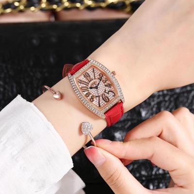 爆款韩版高档时尚镶钻女士皮革带手表 酒桶形水钻数字面石英手表