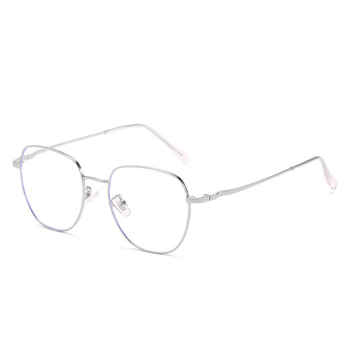 The finished product of color-changing myopia glasses includes prescription flat glasses - 600 degrees, now equipped with color-changing sunglasses with anti-UV radiation