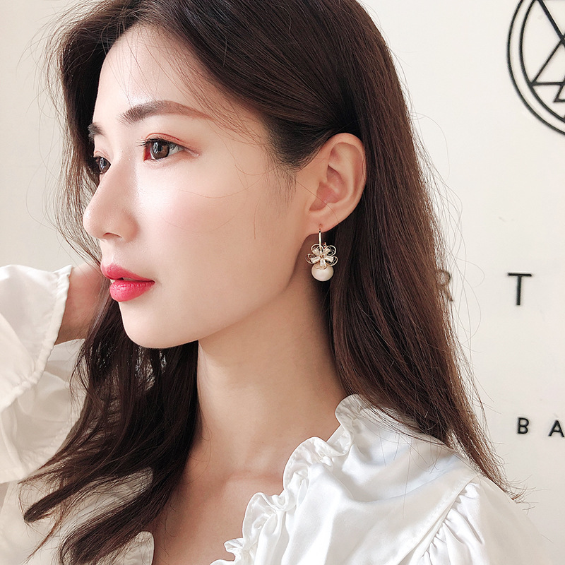 Korea Pearl Earrings 925 Silver Needle Flower Opal Earrings Zircon Earrings Wholesale Nihaojewelry display picture 12