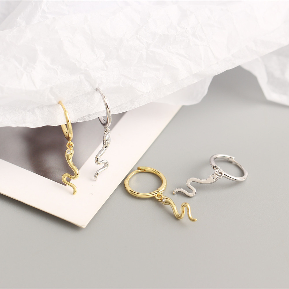 Yhe0229 Yihua European And American Entry Lux S925 Sterling Silver Ins Golden Snake-shaped Earclip Earrings Versatile Earrings display picture 5