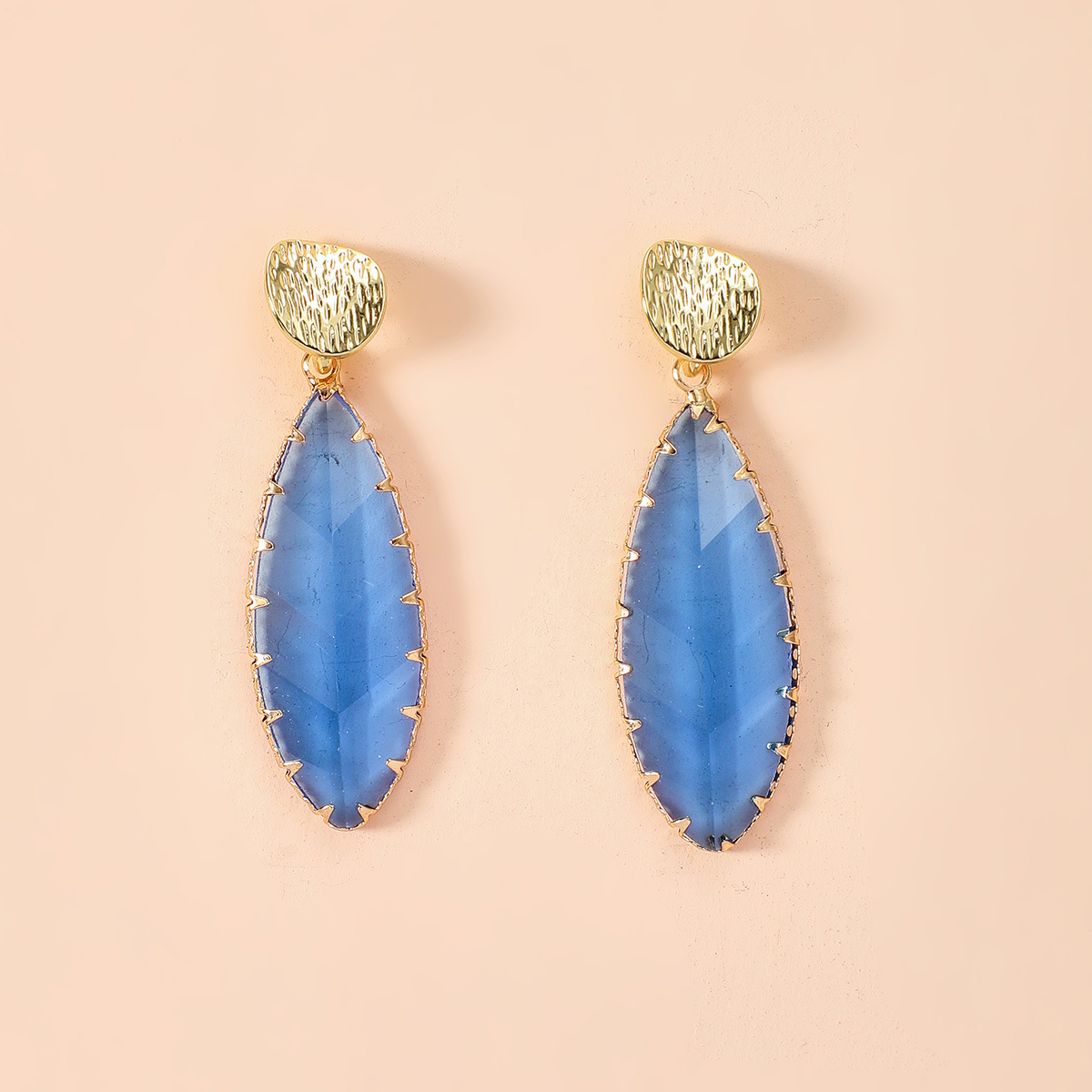 Simple Temperament Irregular Geometric Drop-shaped Crystal Earrings Multi-faceted Feather Leaf-shaped Glass Earrings Wholesale Nihaojewelry display picture 1