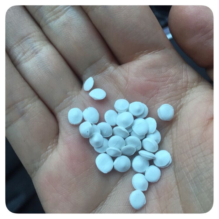 钛白硬质PVC水管接回料头塑料粒子特级颗粒白色