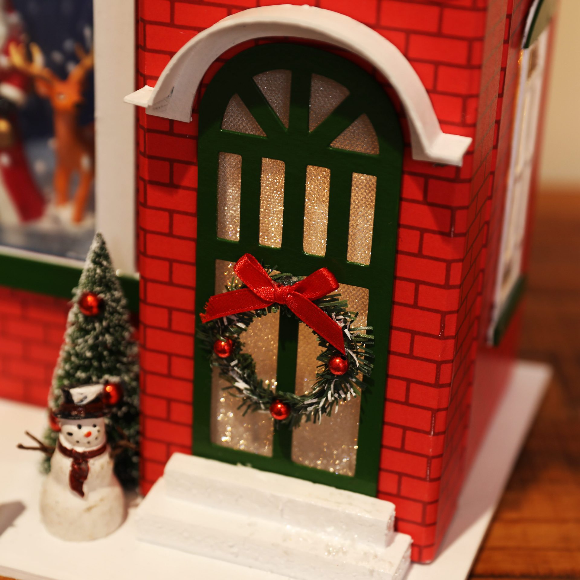 圣诞节飘雪房子摆件纸板音乐圣诞屋子飞雪别墅森林小屋微景观模型详情6