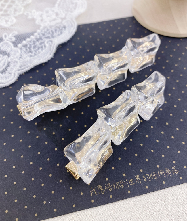 Fashion Acrylic Clip Cube Hair Clip Bangs Hairpin Women's Back Card Wholesale Nihaojewelry display picture 11