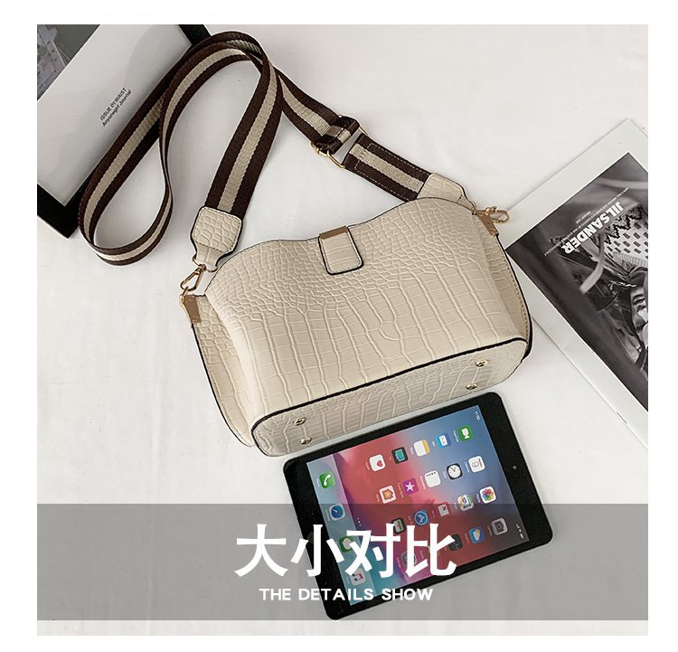 All-match Women's Messenger Bucket Crocodile Pattern One-shoulder Picture Autumn New Messenger Women's Bag display picture 32