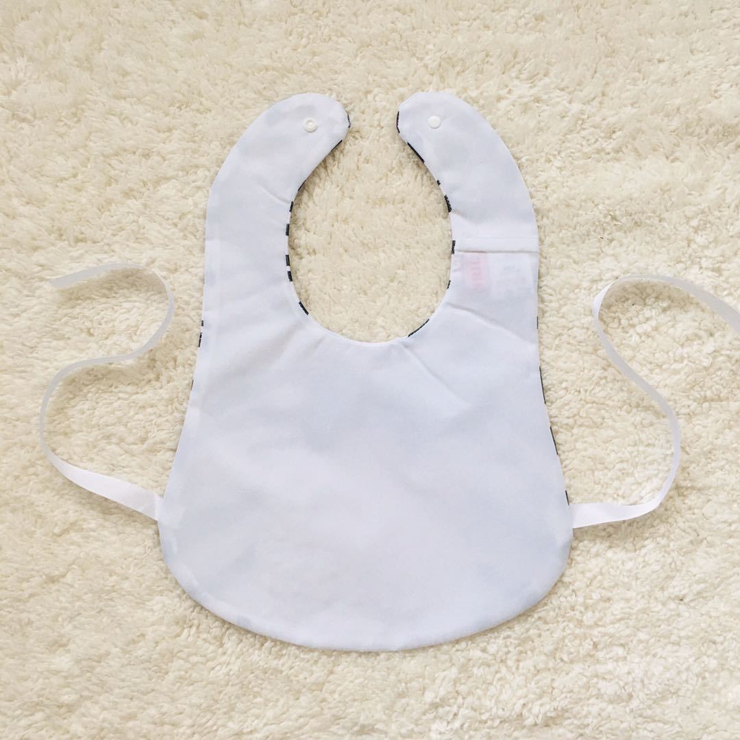 围兜嘴 口水巾和PP裤