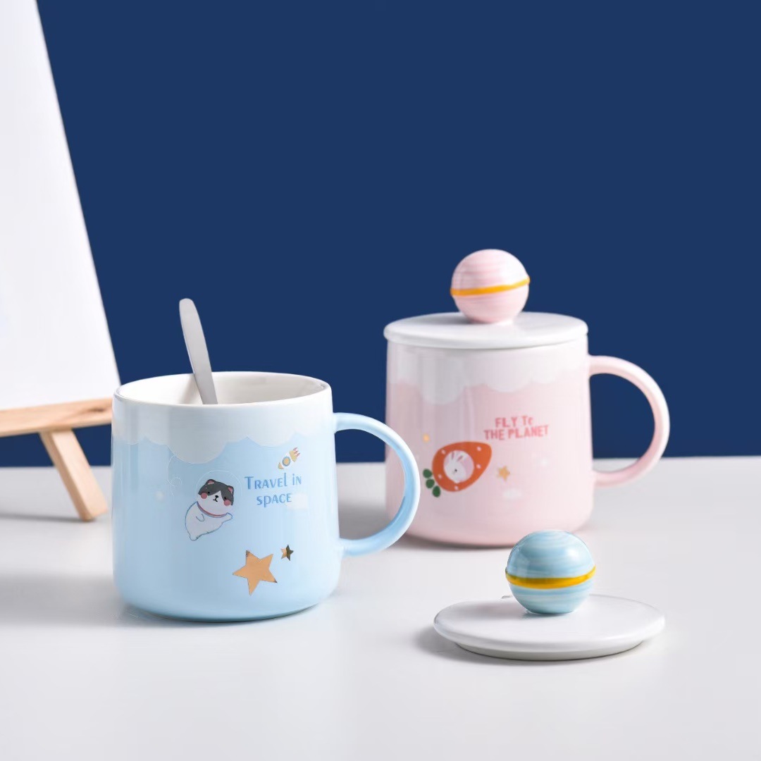 Personalidad creativa taza de color caramelo tridimensional taza de regalo con tapa cuchara Oficina taza de café de dibujos animados taza de agua