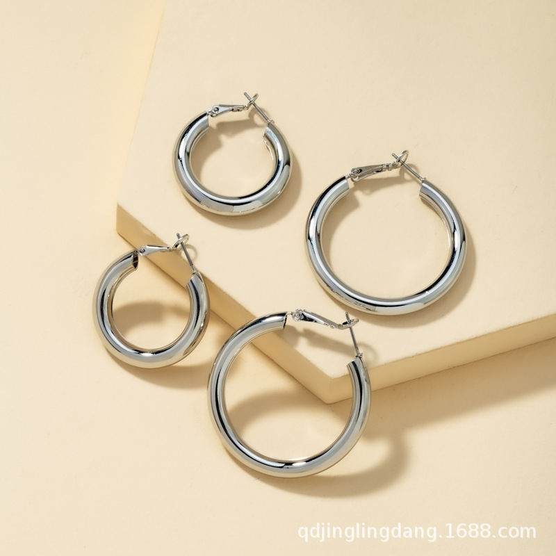 Fashion Simple Retro Earrings display picture 2