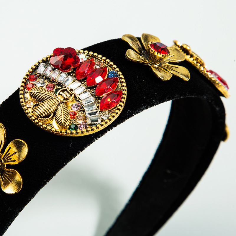 Retro Baroque Palace Style Color Rhinestone Headband Black Gold Velvet Fabric Flower Headband display picture 6