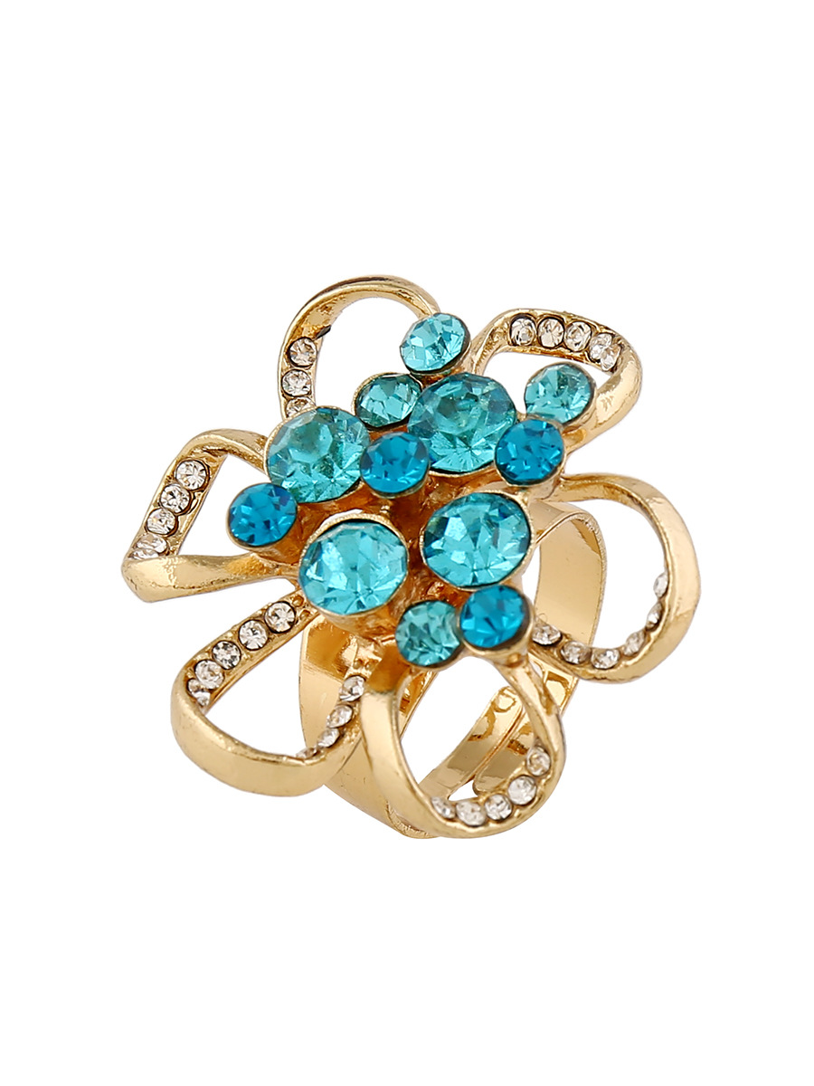 Retro Diamond Hollow Flower Ring display picture 12