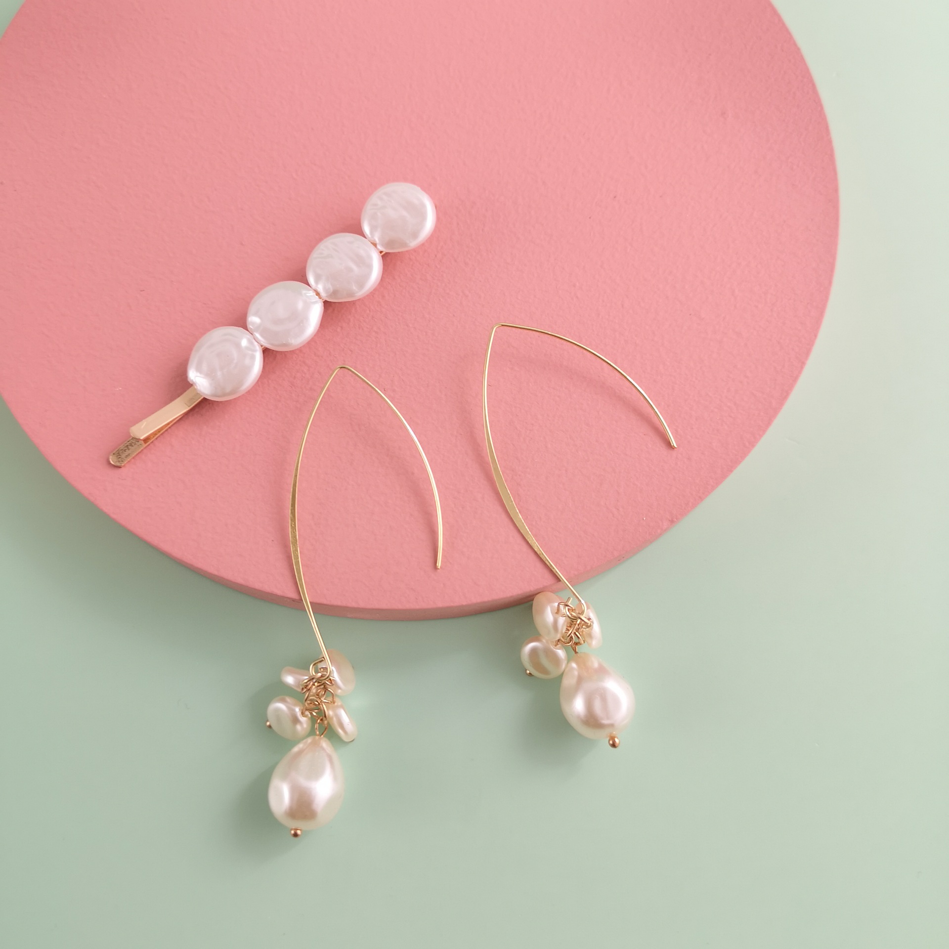 Fashion Hairpin Earrings Set Pearl Word Clip C-shaped Pearl Hairpin Earrings Wholesale display picture 13