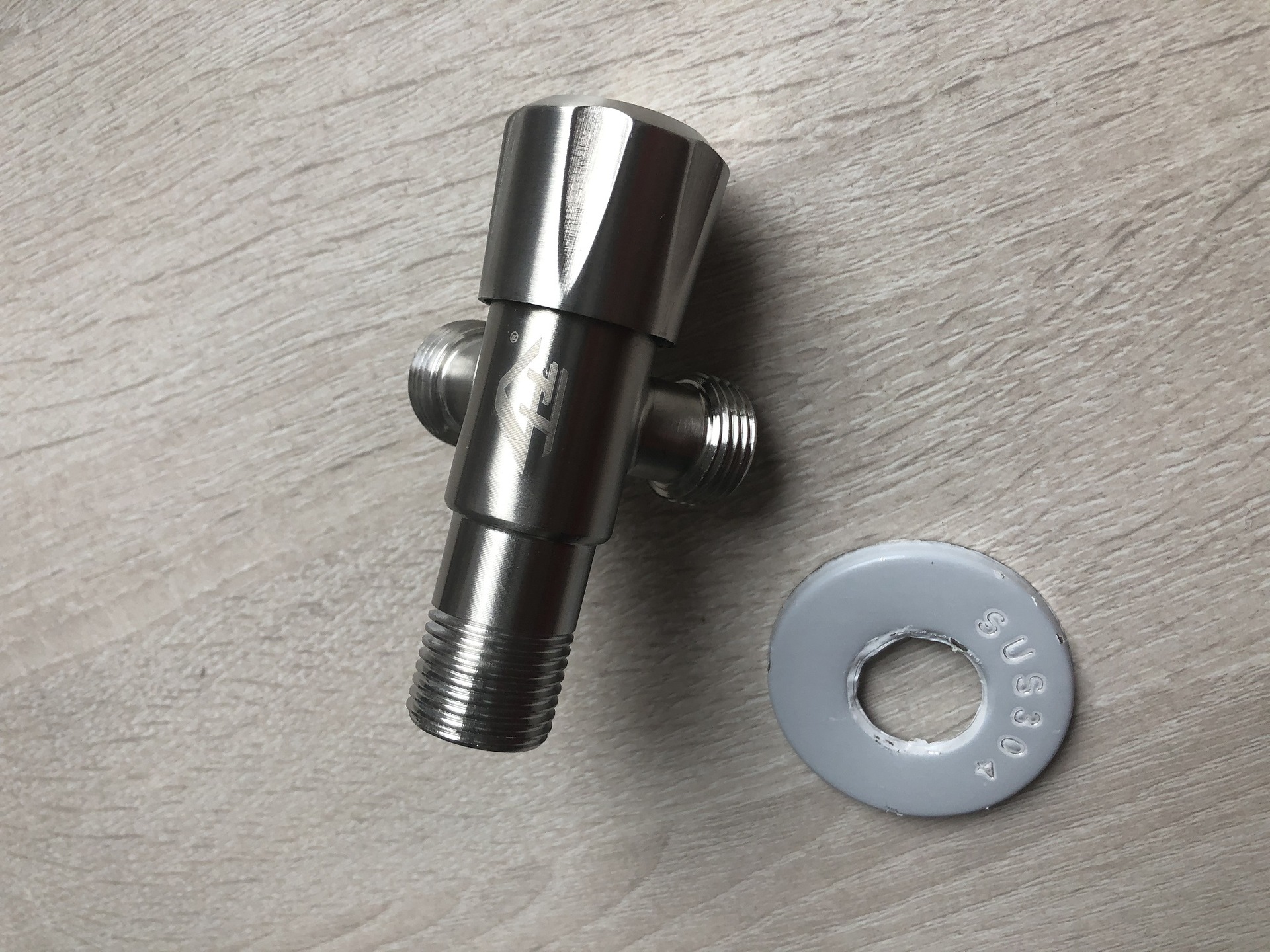 Angle valve 304 tee Angle valve parts Stainless steel Hot and cold water Angle valve All copper Sealing valve household