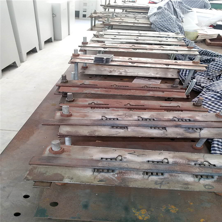 电池组装设备 摩托车电池组装用12v7-AH汇流排焊接模具