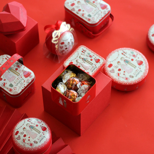 Red groom and bride three-dimensional relief small square box wedding candy box creative iron box candy box gift box