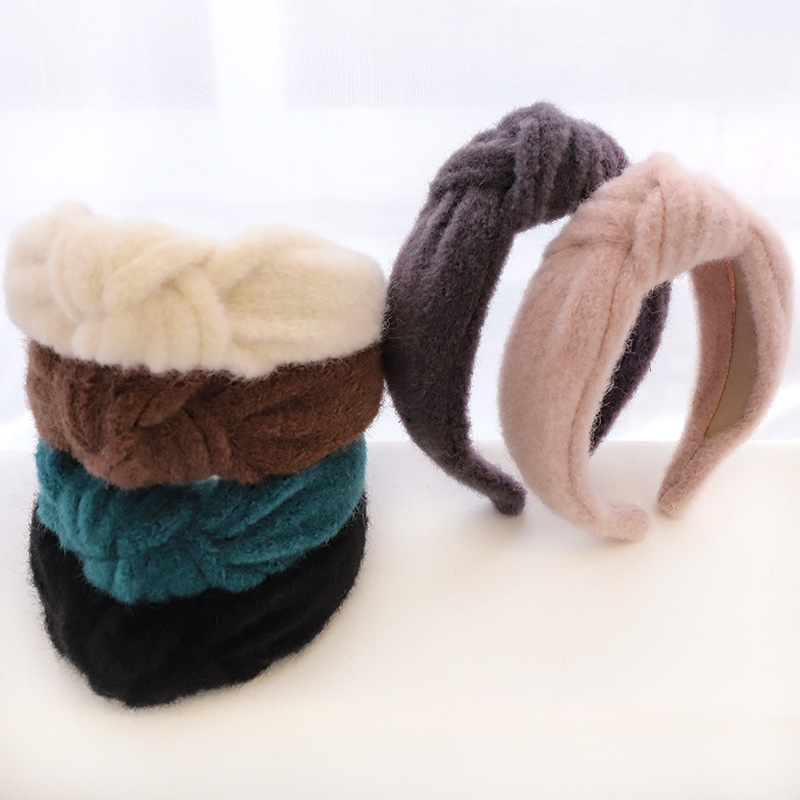 Woolen Mink Knotted Headband display picture 17