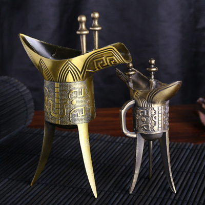 小号乾隆杯仿古贡品三脚乾隆酒樽古代酒杯爵杯帝王杯表演酒杯道具|ms