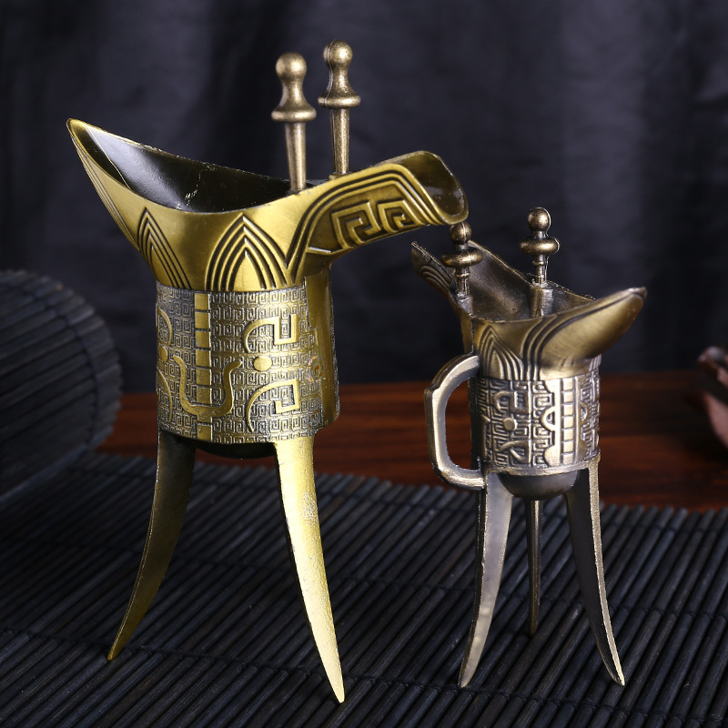 小号乾隆杯仿古贡品三脚乾隆酒樽古代酒杯爵杯帝王杯表演酒杯道具|ms