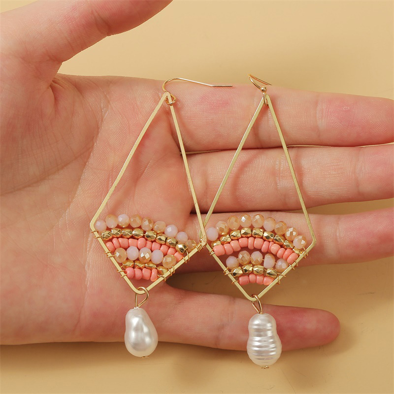 Böhmische Rautenförmige Perlen Reis Perlen Ohrringe Europäische Und Amerikanische Kreative Hand Gewebte Geometrische Ohrringe Schmuck display picture 2