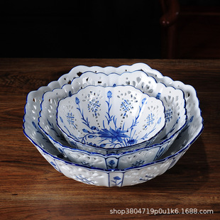 New Chinese-style Blue and White Porcelain High-foot Ceramic Fruit Plate Buddha-offering Plate Creative Hollow-out Vintage Living Room Ornaments