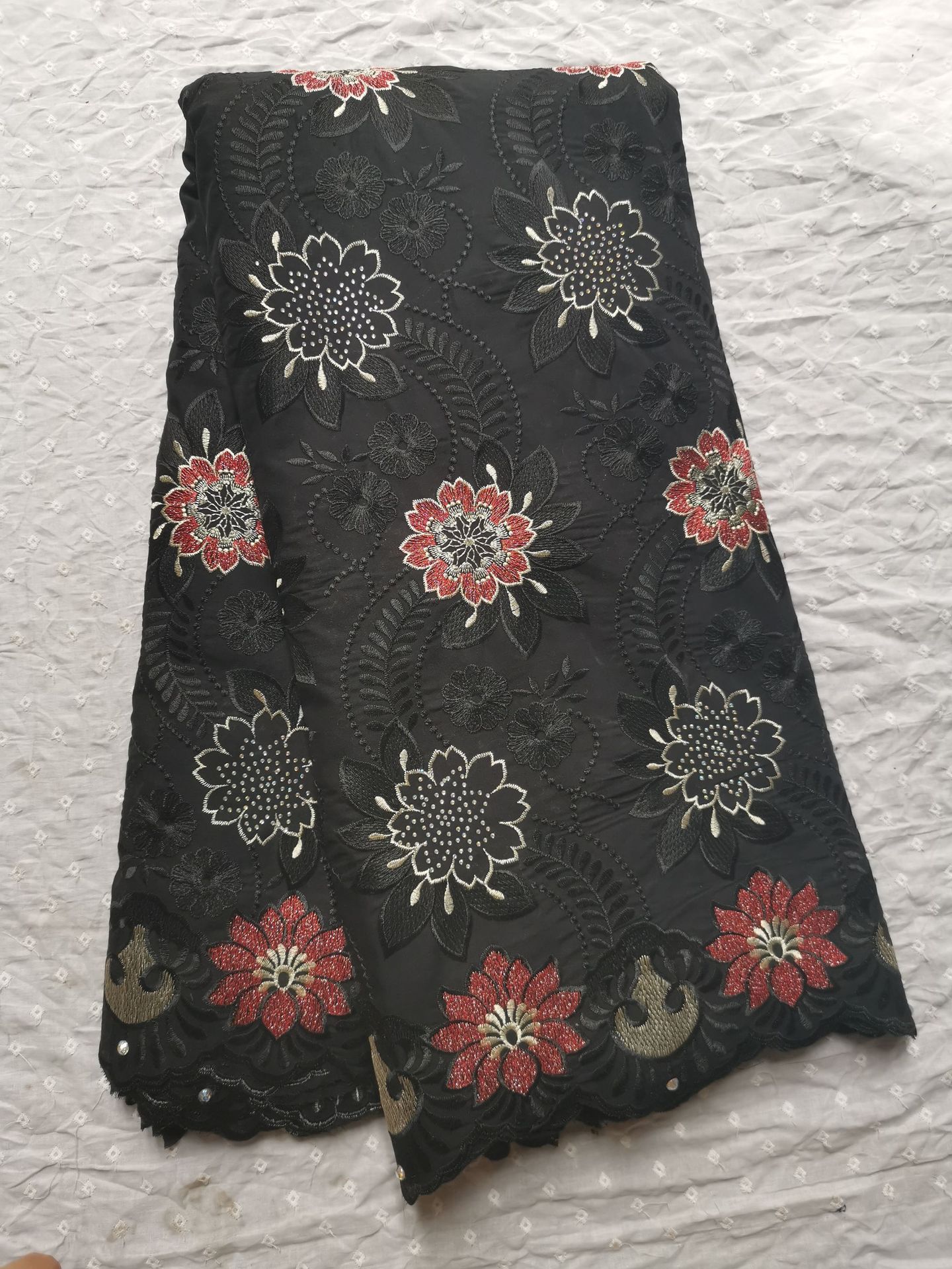 新款烫砖绣花布电脑刺绣棉布蕾丝面料SWISS voile lace