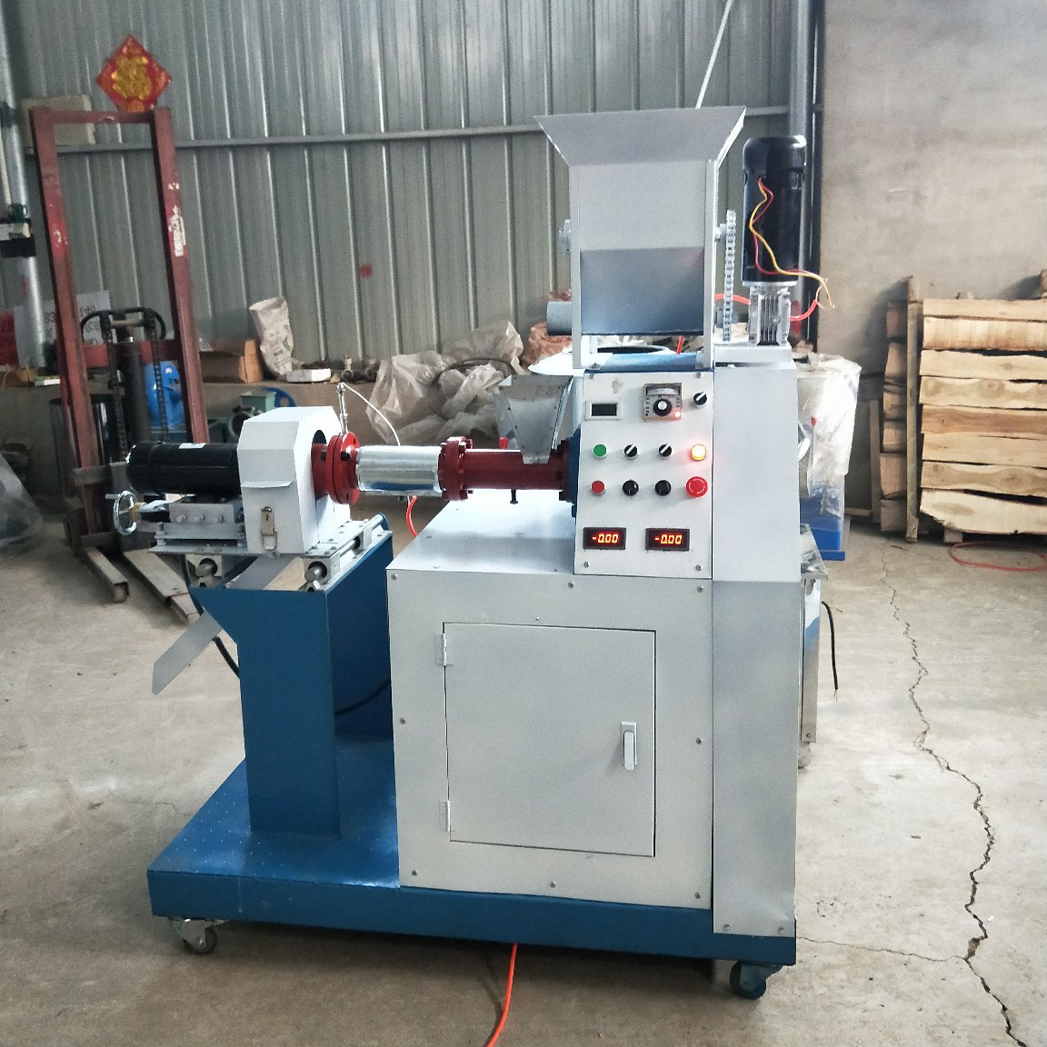 现货批发小型狗粮机全自动狗粮饲料膨化机漂浮性鱼饲料颗粒膨化机