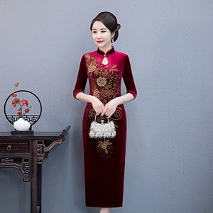 Chinese Dress Qipao for women Retro style dress women heavy industry beads diamond velvet cheongsam banquet dress wholesale