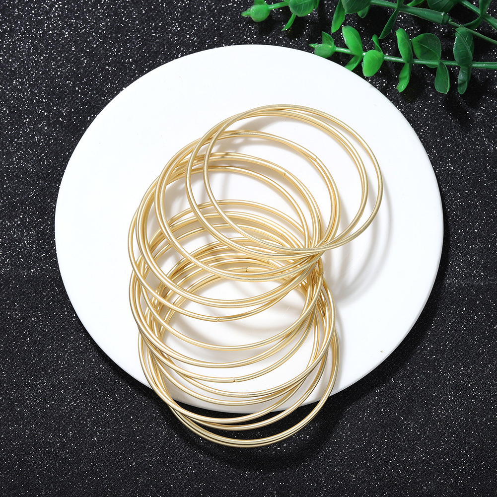 Simple Alloy Plated Texture Round Bracelet Fashion Multilayer Bracelet Wholesale display picture 8