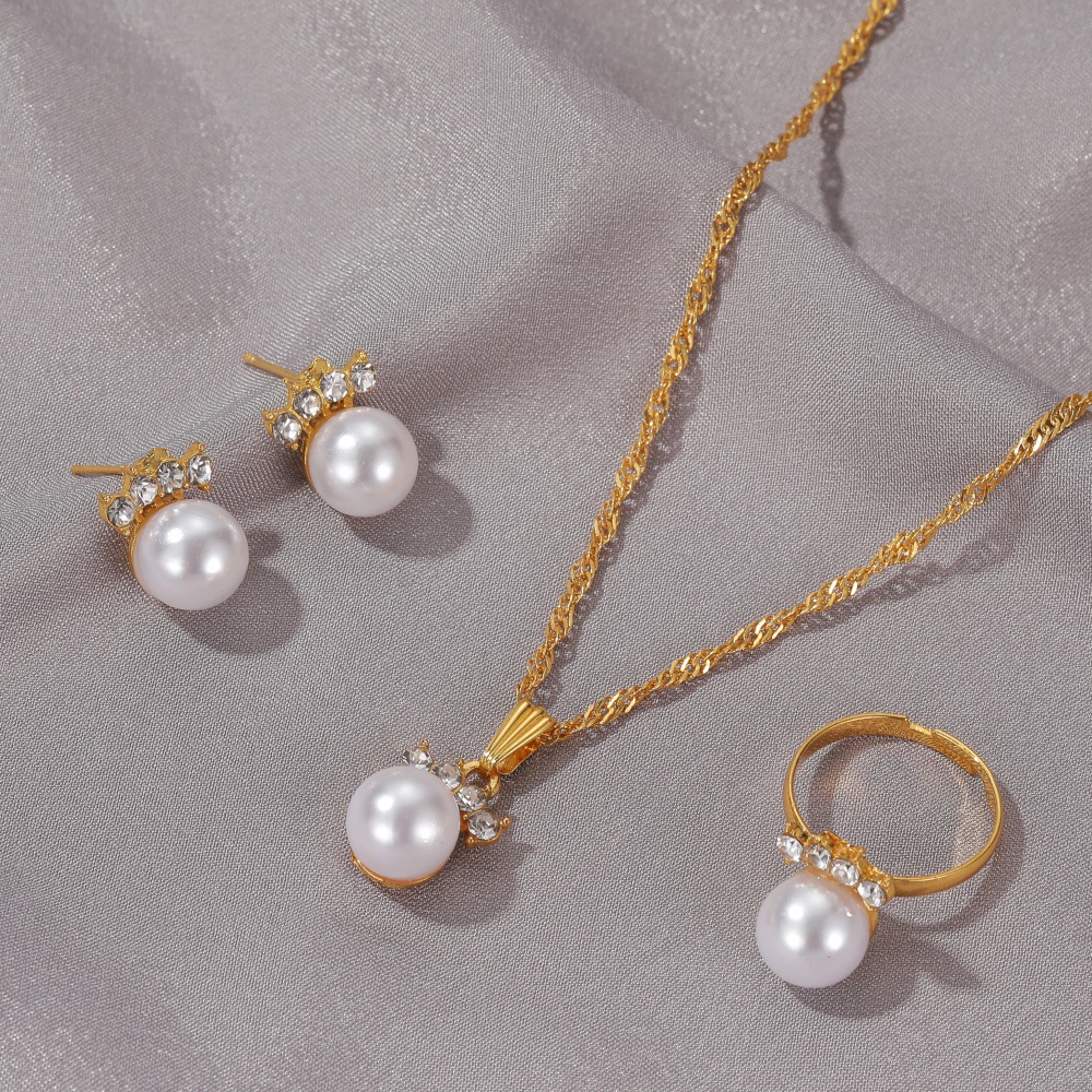 New Fashion With Four Diamonds And Pearl Earrings Ring Necklace Three-piece Set display picture 4