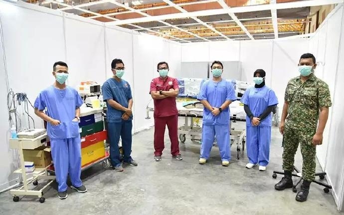 临时屏风隔断隔离展板小房间 易拆装标摊医疗防役展架 方仓医院用