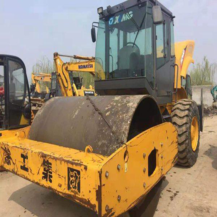 【出售】9成新二手徐工XS203J单钢轮振动压路机