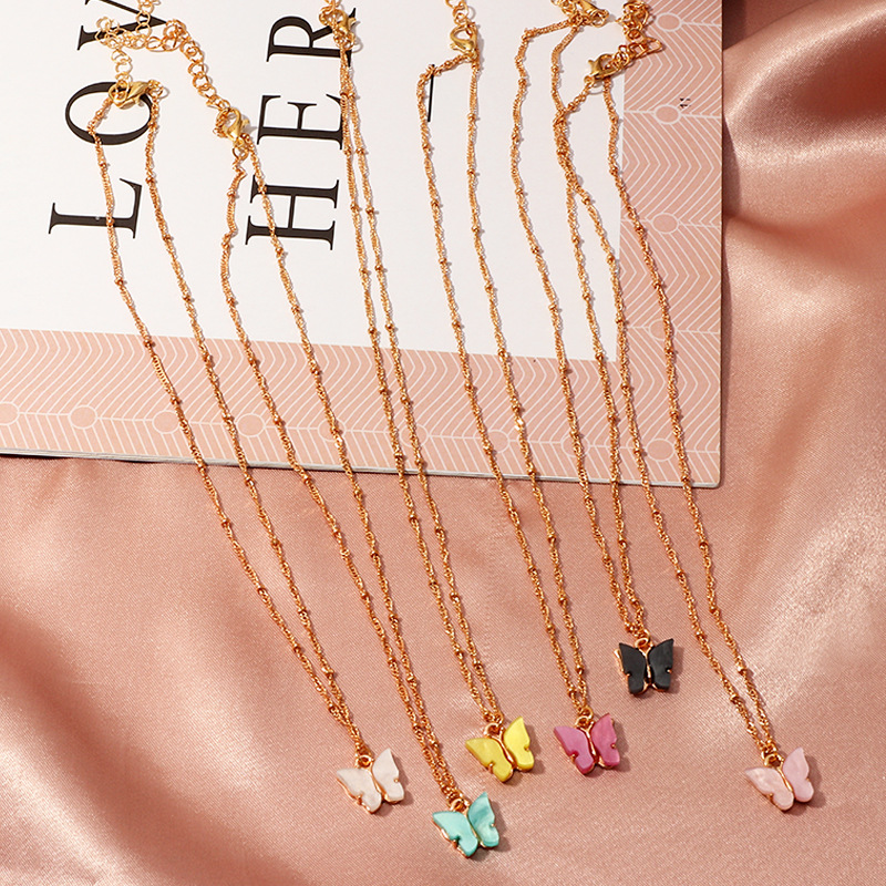 Fashion Women&#39;s Necklace Wholesale Colorful Acrylic Butterfly Necklace Sweet Clavicle Chain Necklace display picture 3