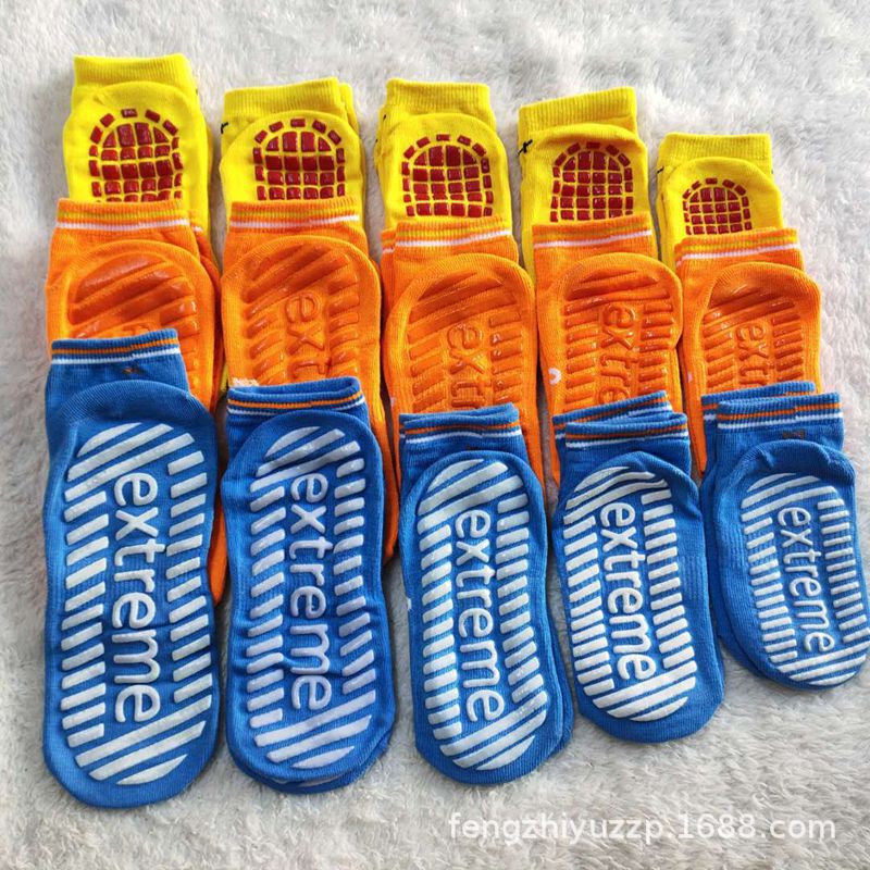 Trampoline socks children's paradise non-slip wear-resistant dispensing socks adult yoga socks home socks are available all the year round all seasons Universal Trampoline socks children's paradise non-slip wear-resistant dispensing socks adult yoga socks home socks are available all the year round all seasons Universal
