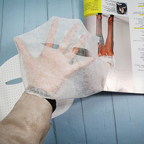 Manufacturer wholesale 22g ultra-thin invisible bionic mask paper elastic super skin-friendly disposable human skin mask cloth