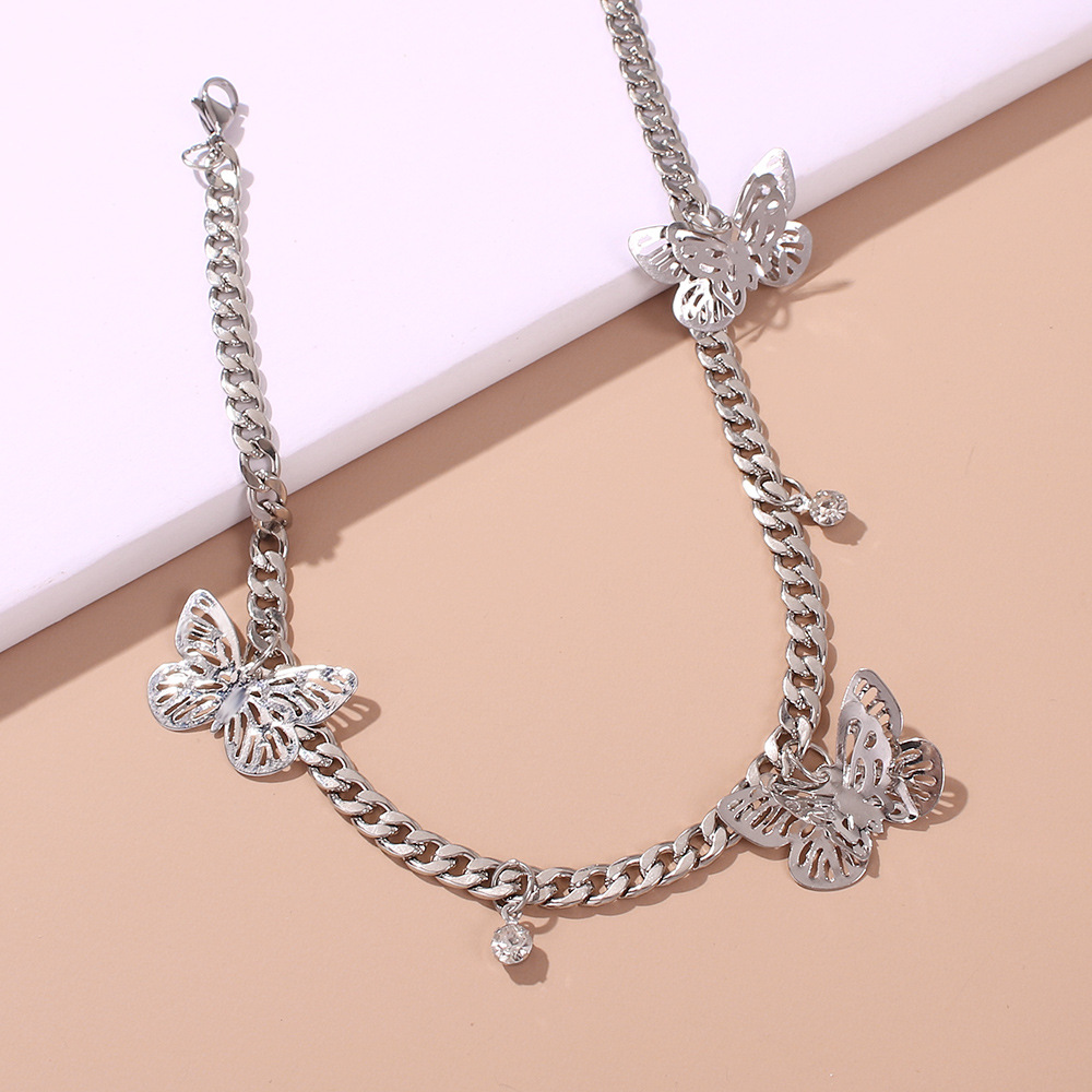 Fashion Jewelry Creative Butterfly Diamond Pendant Necklace Personality Alloy Chain Necklace Wholesale Nihaojewelry display picture 6