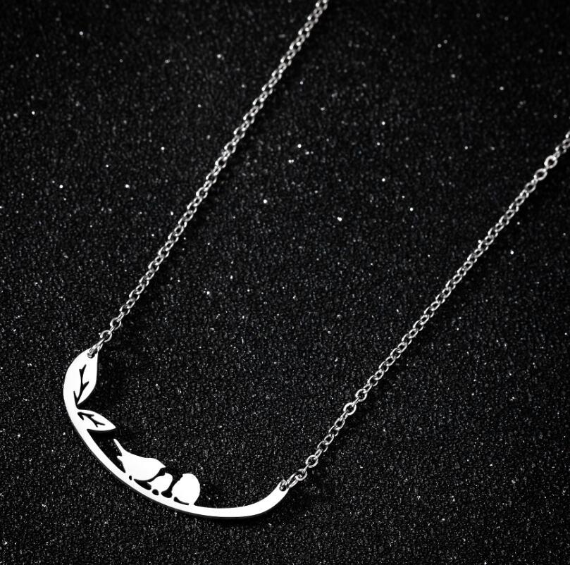 Stainless Steel Fashion Plating Bird Pendant Necklace display picture 1