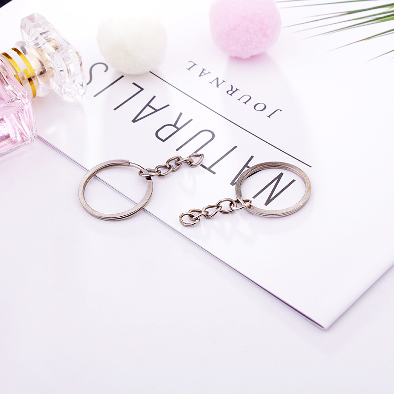 Diverse wear-resistant keychain for keys