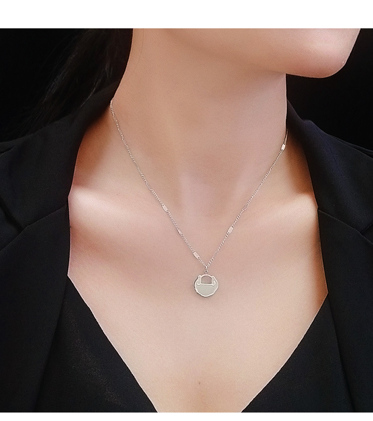 Fashion Niche Wild Necklace Lucky Cloud Clavicle Necklace Hammer Flat Chain Nihaojewelry display picture 4