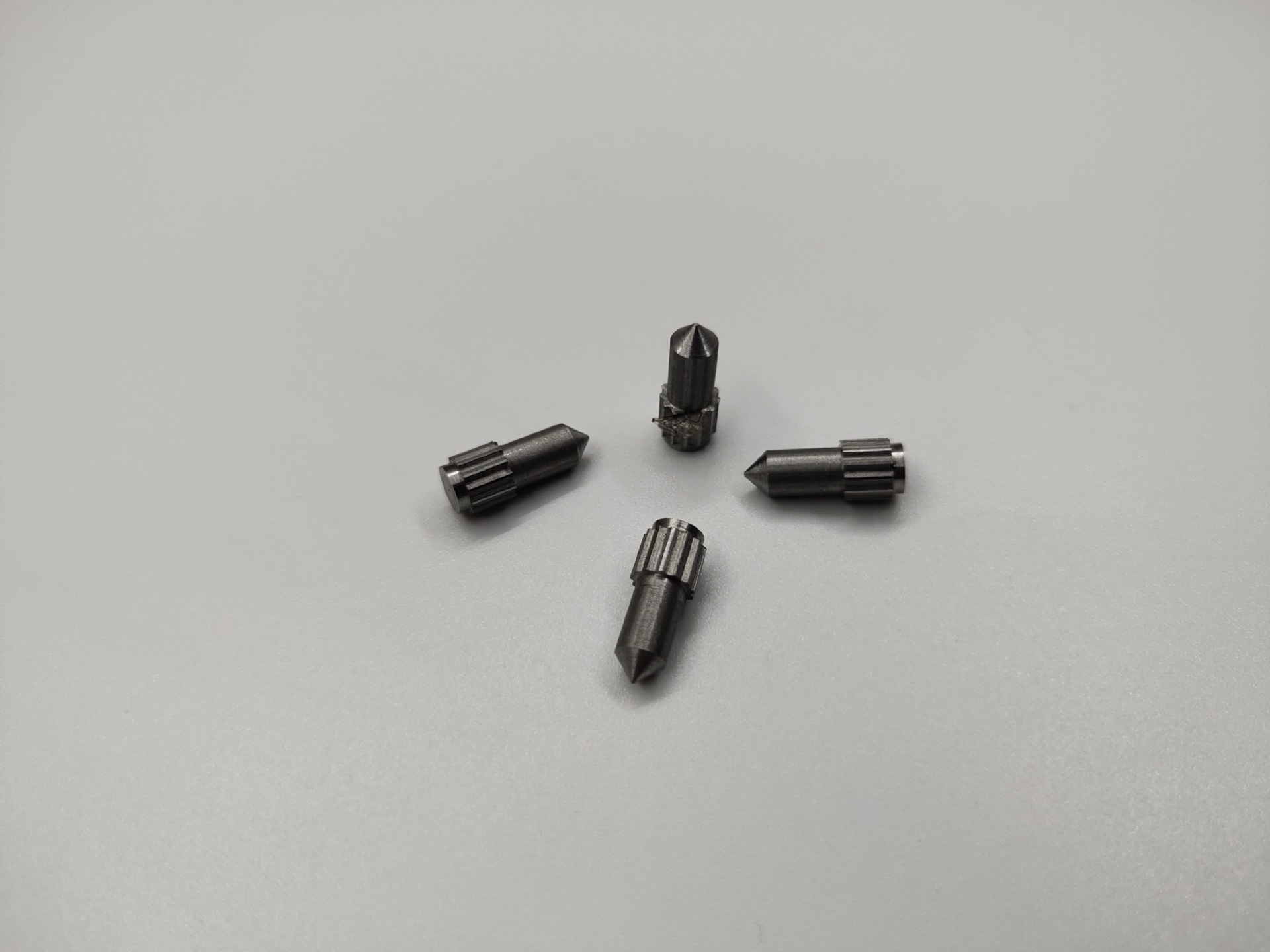 厂家供应汽车零配件齿轮螺栓 环保半圆头螺栓 非标异形螺栓订做