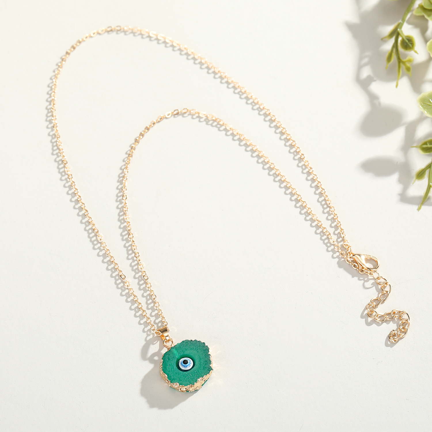 new color eye pendant necklace nihaojewelry wholesale imitation natural stone love resin necklace Yi