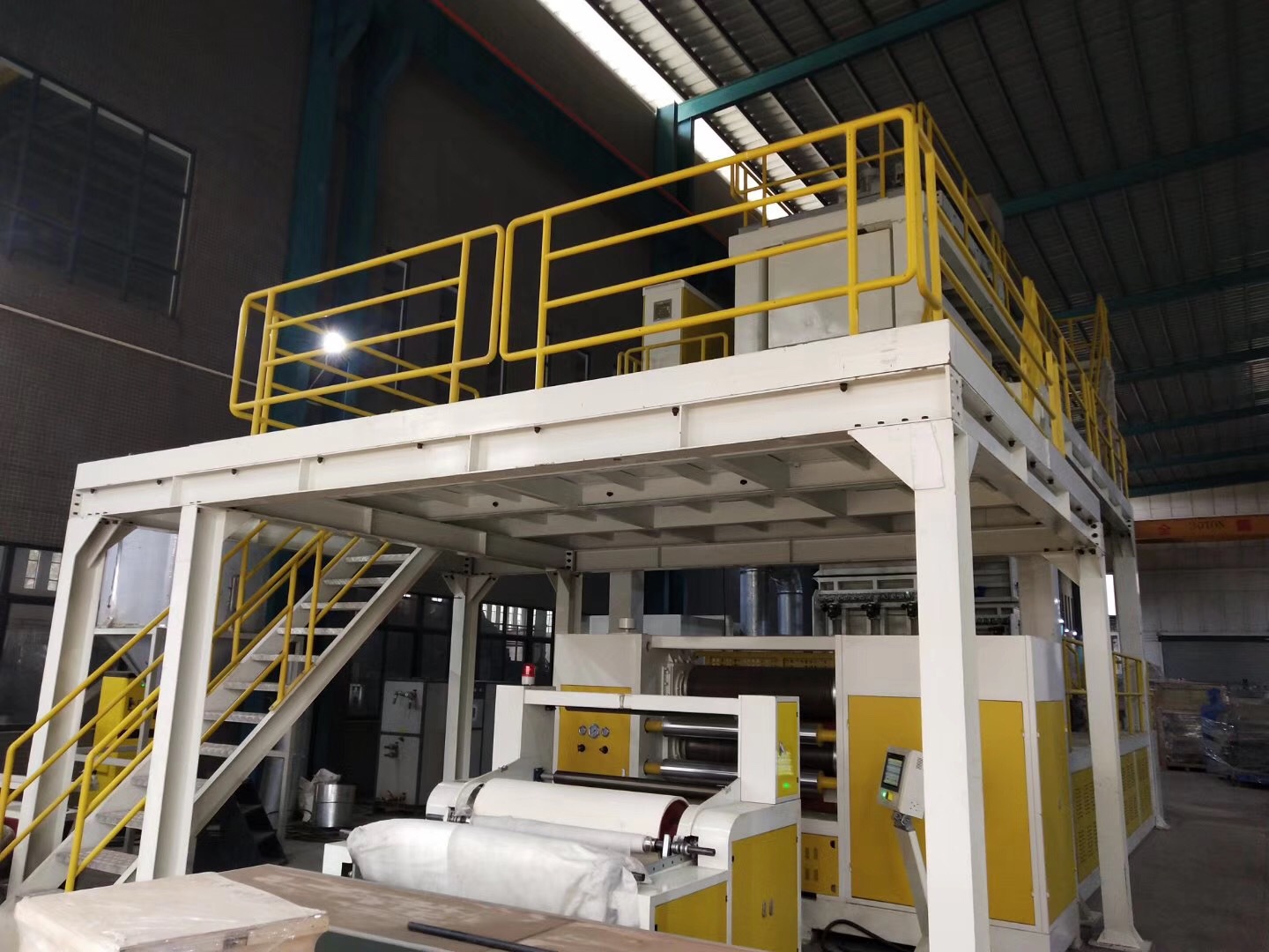 高性能双模头（SS）纺粘无纺布生产线