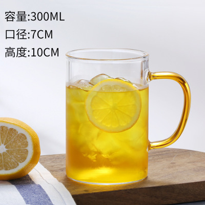 Taza de agua de mango de color recto de borosilicato al por mayor de fábrica con mango taza de té verde transparente de vidrio engrosado de una sola capa para el hogar