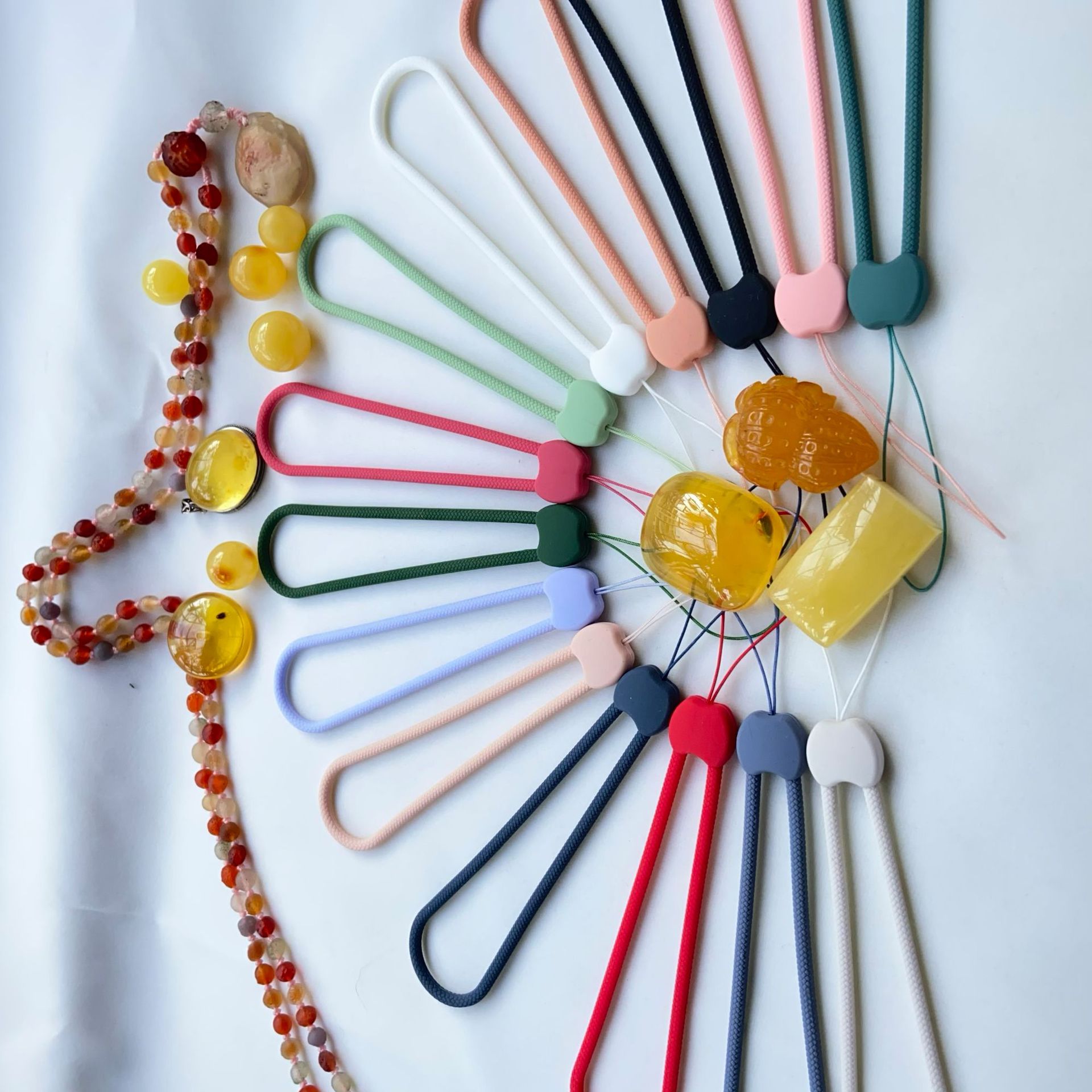 硅胶苹果手绳总图