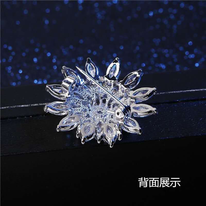 Venta caliente temperamento circón flor broche de las mujeres todo fósforo circón flor pin traje abrigo chal ramillete Accesorios