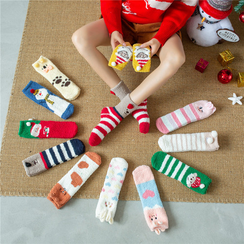Cross-border Amazon coral velvet Christmas socks three-dimensional cartoon pattern old man elk socks wholesale floor socks sleep