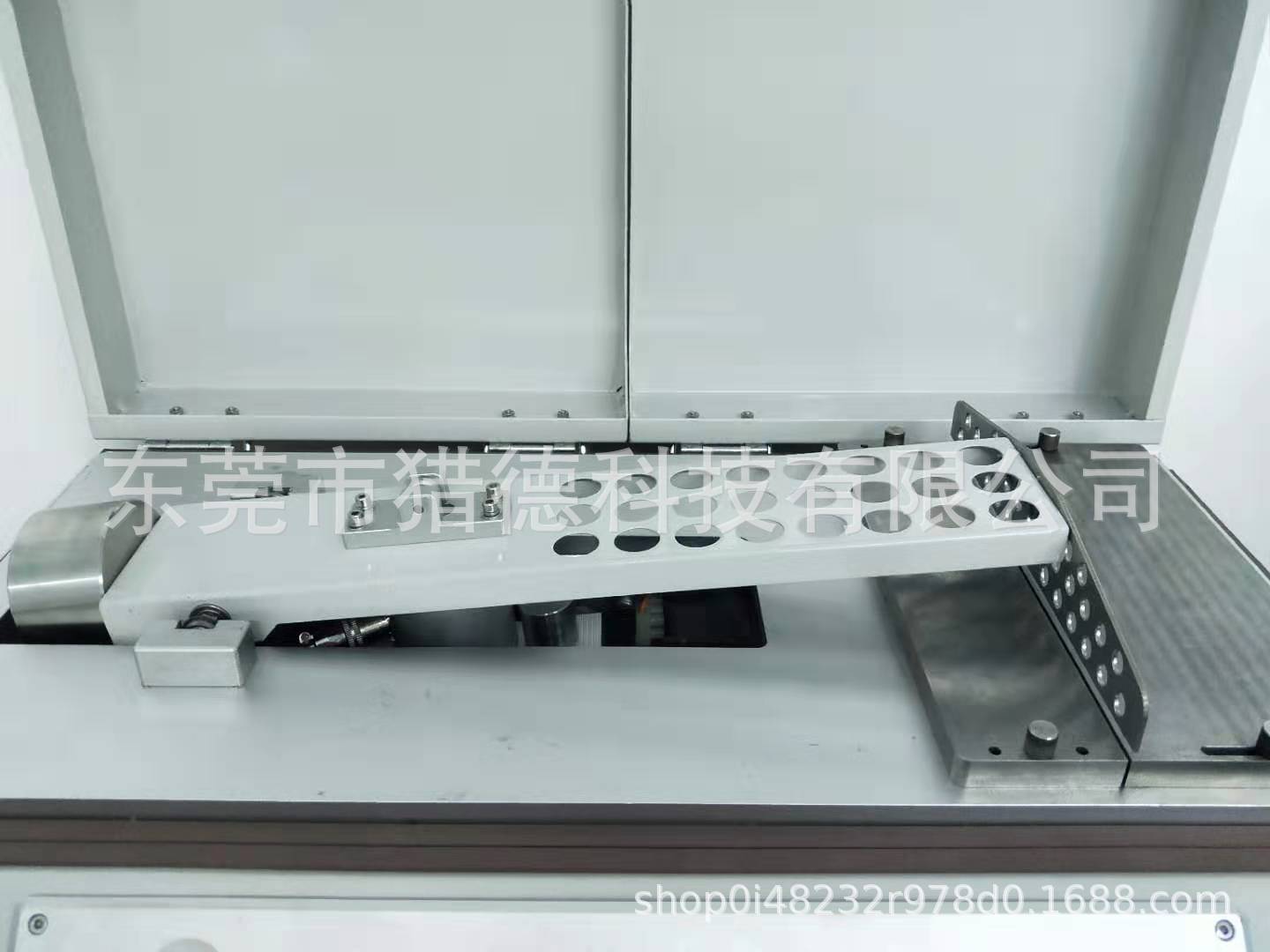 98c8957ed179629320c47a7de18e37