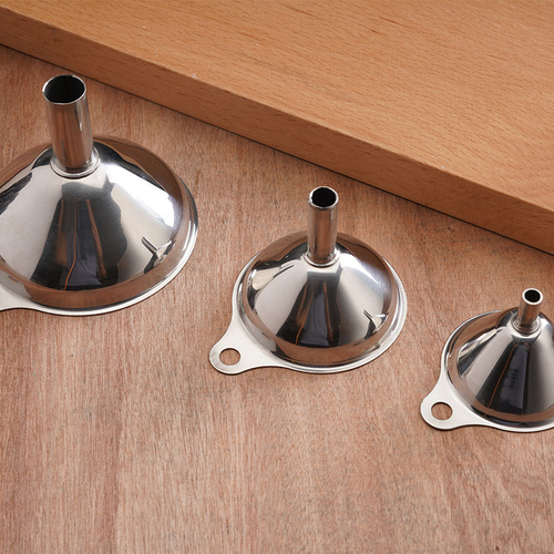 Sufficient stainless steel funnel three-piece set, oil funnel, wine drain, integrated liquid dispenser