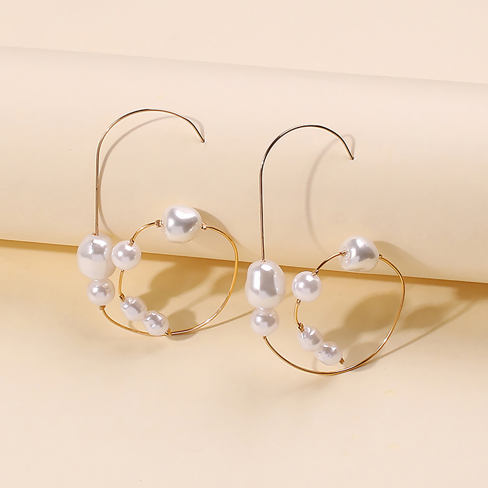 New Pearl Earrings Fashion Simple Geometric Circle Earrings Korean Women's Pearl Earrings Wholesale display picture 6